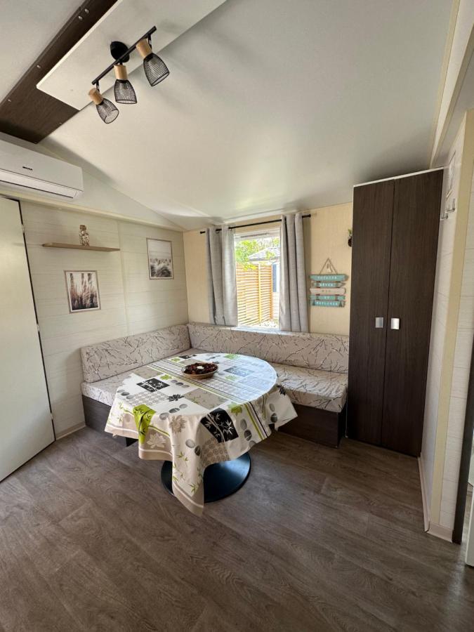 Au P'Tit Bonheur Otel La Roque-d'Antheron Dış mekan fotoğraf